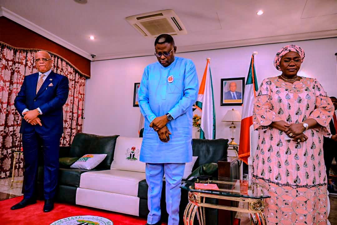 Governor Otu pays condolence visit to Akwa Ibom counterpart, Eno, over wife's loss