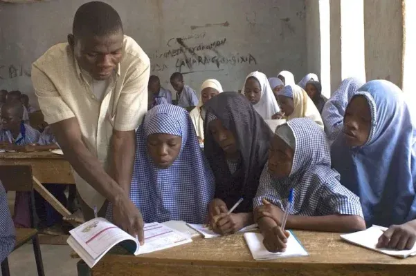 Cross River warns LG Chairmen over teachers’ salaries