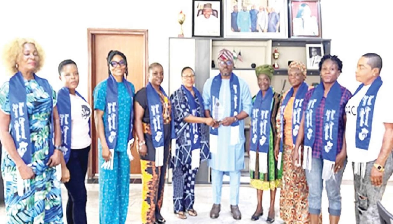 Cross River Speaker pledges support for female commercial drivers