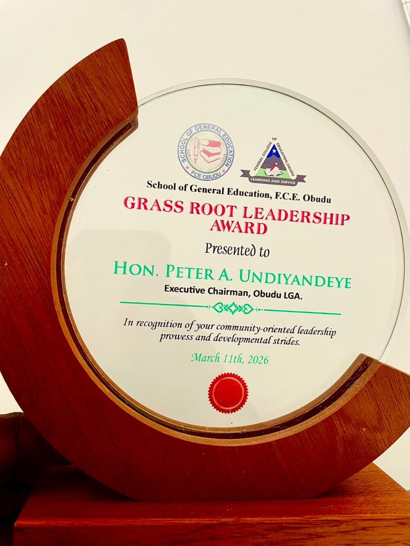 OBUDU COUNCIL CHAIRMAN HONOURED WITH GRASSROOT LEADERSHIP AWARD AT FCE OBUDU CONFERENCE