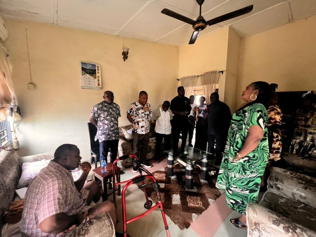 Gov. Otu’s Aide Collaborates NUJ to Visit Ailing Veteran Journalist, Celebrates Resilience