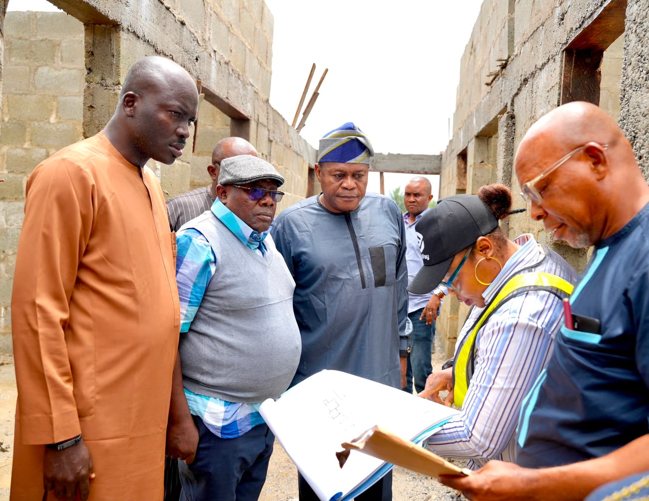 Idem Commends Calabar South’s Police Station Project, Reaffirms Otu’s Commitment to Community Security