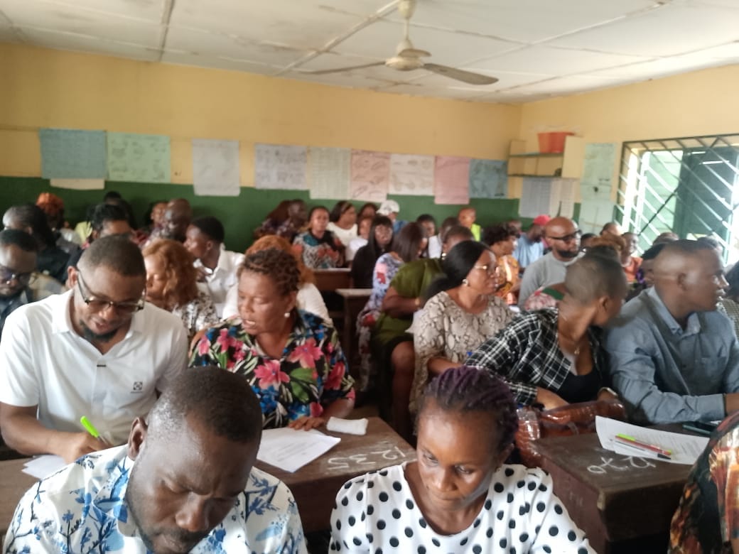 Ministry of Establishment Concludes Examination for Administrative Officers