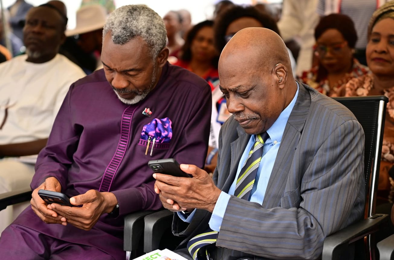 NIPR PRESIDENT, RAY EKPU COMMEND GOV OTU FOR REVITALIZING CHRONICLE , STATE PRINTING PRESS
